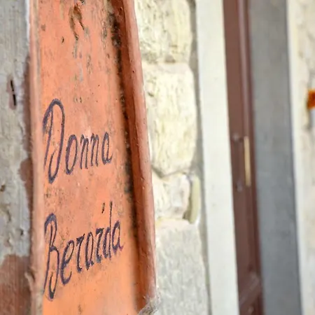 Donnaberarda Apartment Cortona Exterior photo